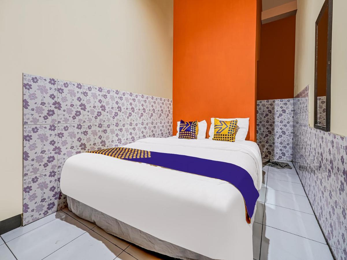 Spot On 91186 Losmen Yanti Hotel Bandung Kültér fotó
