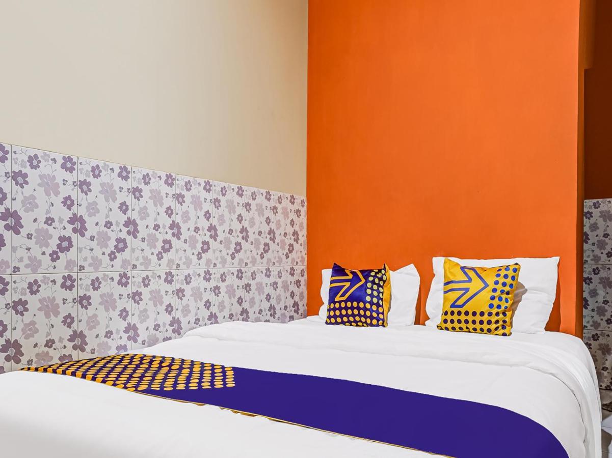 Spot On 91186 Losmen Yanti Hotel Bandung Kültér fotó
