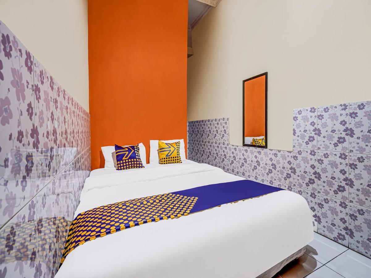 Spot On 91186 Losmen Yanti Hotel Bandung Kültér fotó