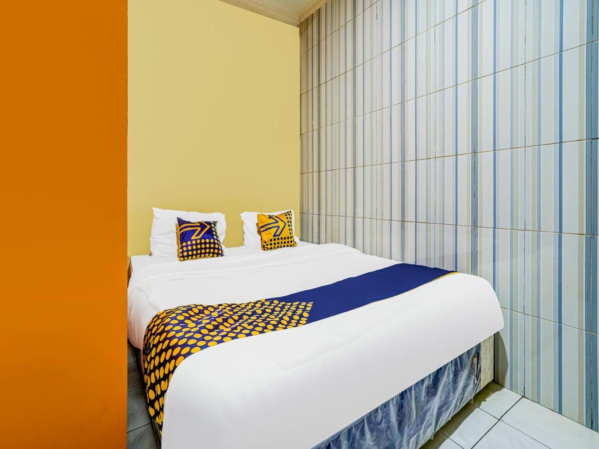 Spot On 91186 Losmen Yanti Hotel Bandung Kültér fotó