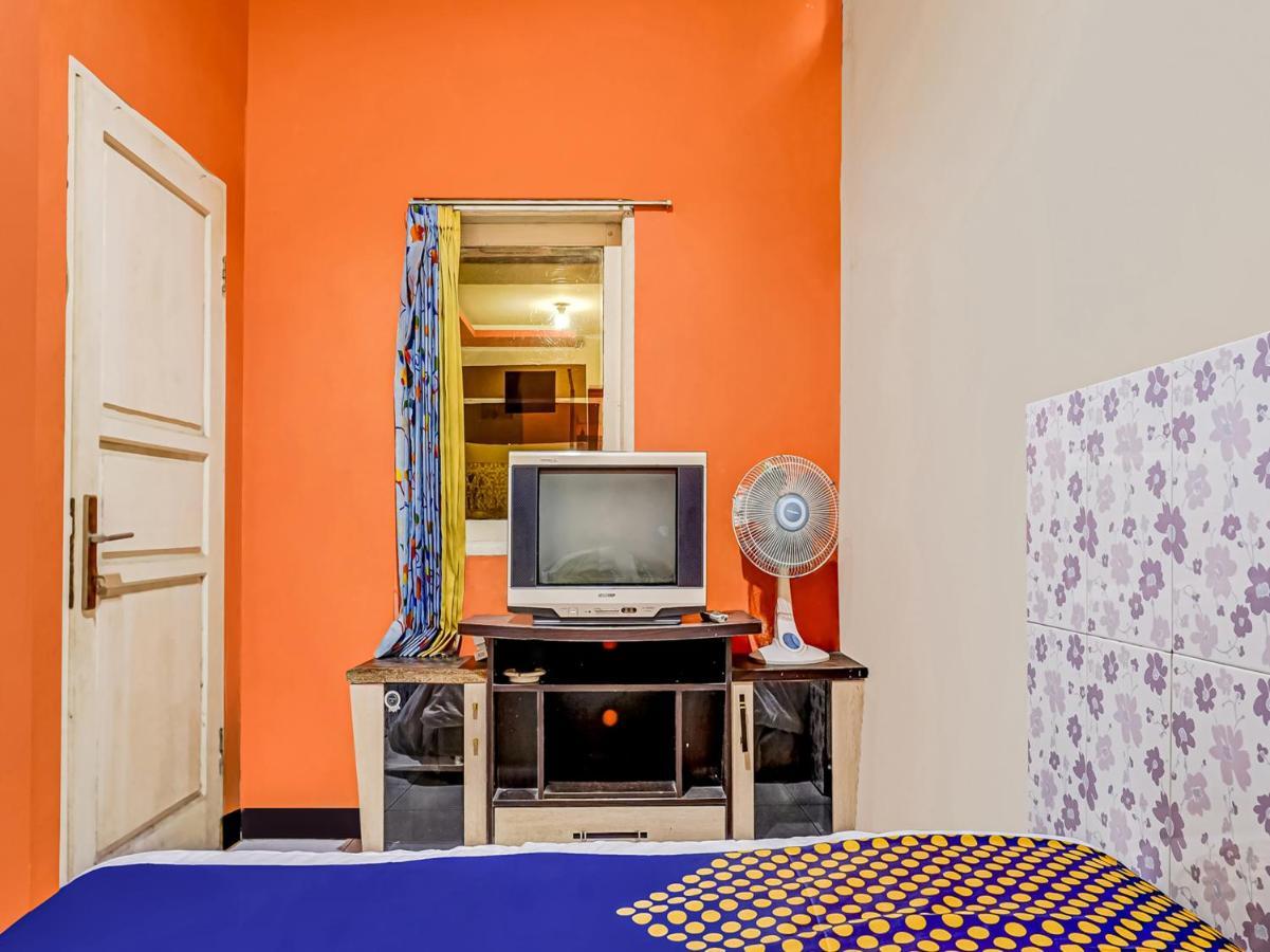 Spot On 91186 Losmen Yanti Hotel Bandung Kültér fotó